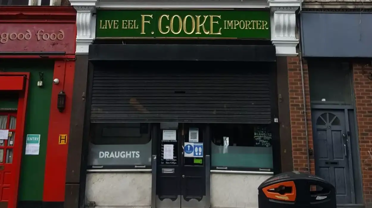 East London Pub with Huge Beer Garden Opens on Pie and Mash Site